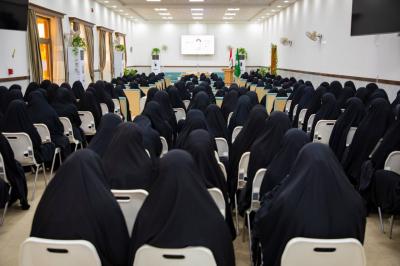 المشاركات في مخيم بنات العقيدة يُشدن ببرامجه وورشه الثقافية والعلمية المتنوعة