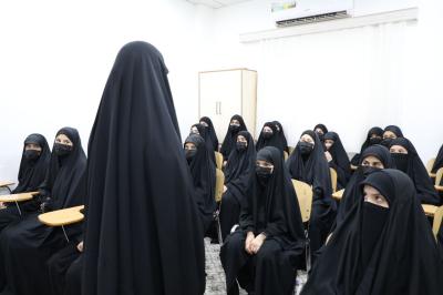 معهد القرآن الكريم النسوي يجري الاختبارات النهائية لطالبات الدورات الصيفية في النجف الأشرف