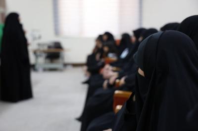مركز الثقافة الأسرية يواصل جهوده التثقيفية في جامعة العميد للمتطوعات في الخدمة الحسينية