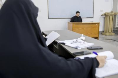 قسم التطوير يواصل تقديم محاضرات عن مضامين نهج البلاغة لملاكات جامعة العميد