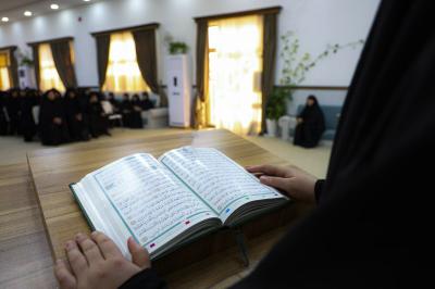 مركز الثقافة الأسرية يقيم برنامج (تألق وإبداع) لمجموعة موظفات ومبلغات من بغداد