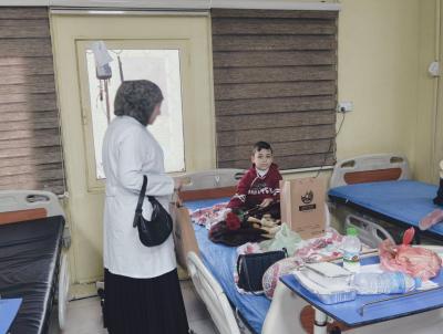 جامعة الكفيل تنظّم زيارة إلى الأطفال المصابين بالثلاسيميا في مستشفى الزهراء التعليمي