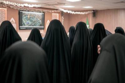 شعبة الخطابة الحسينية النسوية تكرّم عددًا من طالباتها المتفوقات