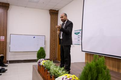 لطلبتها.. جامعة العميد تنظّم محاضرة توعوية عن ظاهرة الابتزاز الإلكترونيّ