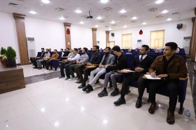 لطلبتها.. جامعة العميد تنظّم محاضرة توعوية عن ظاهرة الابتزاز الإلكترونيّ