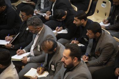 تقديم محاضرة تعريفية عن قسم شؤون المعارف لطلبة أكاديمية التطوير الإداري