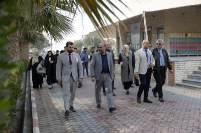 وفد من كلية الحكمة الجامعة يطلع على مشاريع العتبة العباسية الصحية والتعليمية