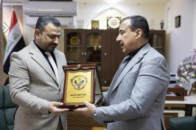 وفد من كلية الحكمة الجامعة يطلع على مشاريع العتبة العباسية الصحية والتعليمية