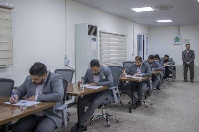 أكاديمية التطوير الإداري تجري الاختبارات النهائية لطلبتها