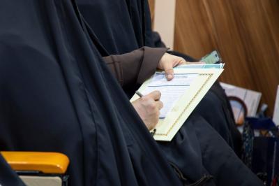 باحثة بحرينية تناقش دور السيدة الزهراء (عليها السلام) في تعزيز الهوية وتنمية الكفاءة الذاتية