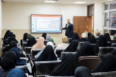 قسم التطوير ينظّم ورشة عن التعليم الأخضر لعددٍ من طالبات جامعة العميد