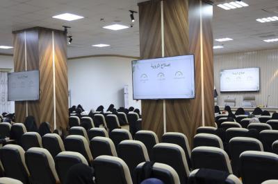 مركز الثقافة الأسريَّة ينظِّم محاضرة عن السعادة والأسرة