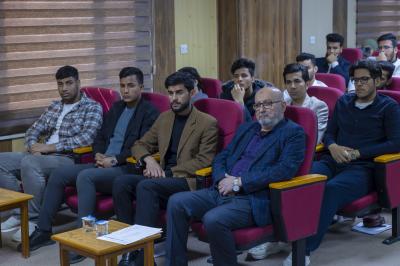 قسم الشؤون الدينية يعقد جلسةً حوارية لعددٍ من طلبة جامعة كربلاء