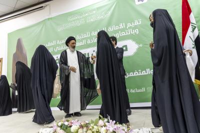 العتبة العباسية المقدسة تكرّم عددًا من الطالبات المرتديات للعباءة العراقية في جامعة الفرات الأوسط التقنية