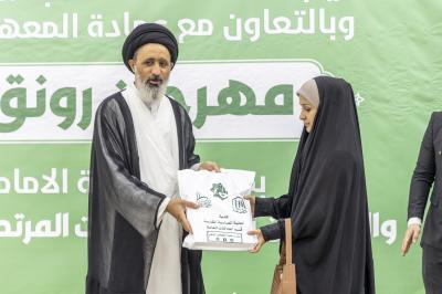 العتبة العباسية المقدسة تكرّم عددًا من الطالبات المرتديات للعباءة العراقية في جامعة الفرات الأوسط التقنية