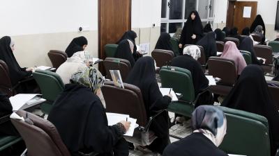 جامعة العميد تجري اختبارات نهاية الكورس الثاني للعام الدراسي الحالي لطالبات كلية التربية للبنات