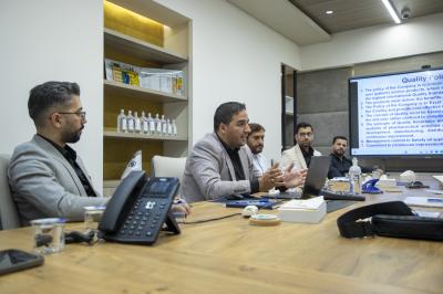 وفد وزارة الصحة يختتم زيارته إلى مصنع الجود للمحاليل الوريدية