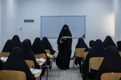 بمشاركة أكثر من ألف طالبة.. معهد القرآن الكريم النسوي يطلق الدورات القرآنية الصيفية في النجف
