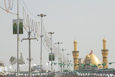 قسم الصناعات ينشر لافتات تعريفية بأسبوع الإمامة الدولي الثالث بالطرق المؤدية إلى مركز مدينة كربلاء