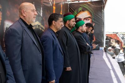 العتبة العباسية المقدسة تسلّم راية العزاء إلى تجمّع مواكب محافظة الديوانية