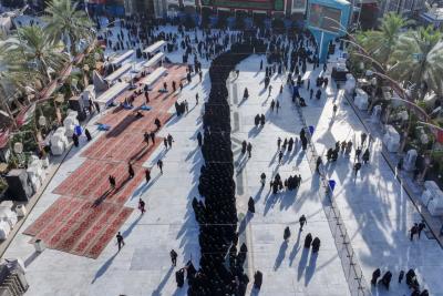 منتسبات العتبة العباسية المقدسة يحيين ذكرى دفن الأجساد الطاهرة بمسيرة عزائية