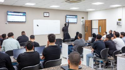 جامعة الكفيل تطلق الدورة التدريبية الصيفية لطلبة كلية الهندسة التقنية