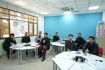 عضو مجلس إدارة العتبة العباسية المقدسة يطّلع على سَير البرامج التعليمية لقسم التربية والتعليم