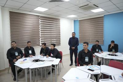 عضو مجلس إدارة العتبة العباسية المقدسة يطّلع على سَير البرامج التعليمية لقسم التربية والتعليم