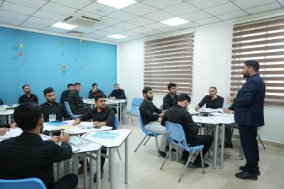 عضو مجلس إدارة العتبة العباسية المقدسة يطّلع على سَير البرامج التعليمية لقسم التربية والتعليم