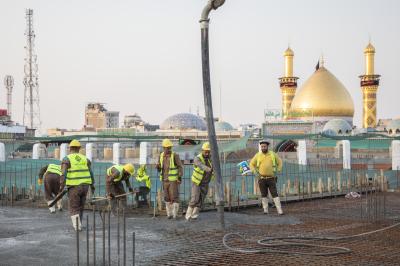 قسم المشاريع ينهي صبّ سقف الطابق الأول في المساحات الإضافية لصحن أمّ البنين (عليها السلام)
