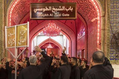 بمشاركة الأمين العام للعتبة العباسية المقدسة.. أهالي كربلاء يحيون ذكرى شهادة الإمام الحسن (عليه السلام) في النجف