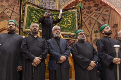 بمشاركة الأمين العام للعتبة العباسية المقدسة.. أهالي كربلاء يحيون ذكرى شهادة الإمام الحسن (عليه السلام) في النجف