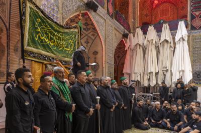 بمشاركة الأمين العام للعتبة العباسية المقدسة.. أهالي كربلاء يحيون ذكرى شهادة الإمام الحسن (عليه السلام) في النجف