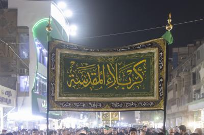 بمشاركة الأمين العام للعتبة العباسية المقدسة.. أهالي كربلاء يحيون ذكرى شهادة الإمام الحسن (عليه السلام) في النجف