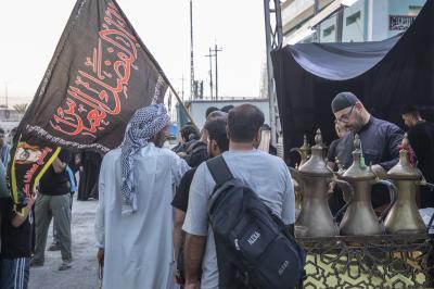 مجمع أبي الفضل العباس (عليه السلام) الخدمي يباشر تقديم خدماته لزائري الأربعين