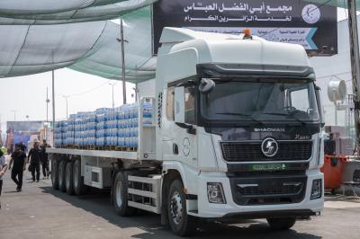مجمع أبي الفضل العباس (عليه السلام) الخدمي يباشر تقديم خدماته لزائري الأربعين