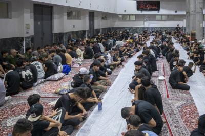 مجمع أبي الفضل العباس (عليه السلام) الخدمي يباشر تقديم خدماته لزائري الأربعين