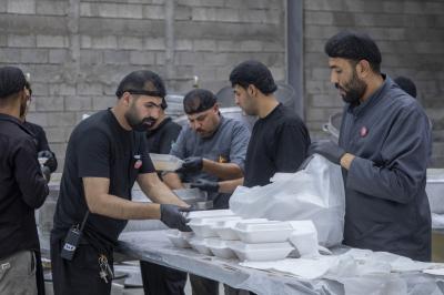 مجمع أبي الفضل العباس (عليه السلام) الخدمي يباشر تقديم خدماته لزائري الأربعين