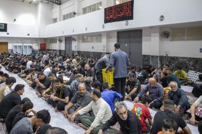 مجمع أبي الفضل العباس (عليه السلام) الخدمي يباشر تقديم خدماته لزائري الأربعين