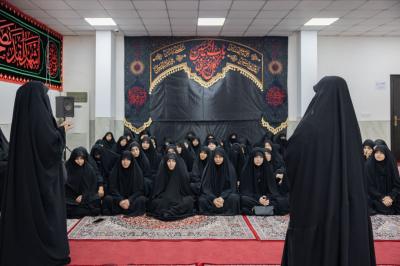 استعدادًا لزيارة الأربعين.. شعبة العلاقات النسوية تعقد اجتماعًا تنسيقيًّا مع عدد من المتطوّعات الإيرانيات