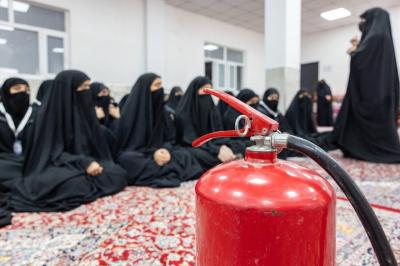 شعبة مدارس الكفيل النسوية تقيم دورةً للوقاية من الحرائق لـ60 متطوّعة ومنتسبة