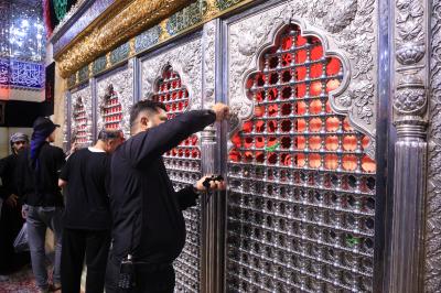 قسم مقام الإمام المهدي (عجّل الله فرجه الشريف) يقدم خدمات متنوعة لزائري الأربعين