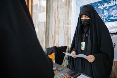 مكتبة أم البنين (عليها السلام) تطلق برامجها الثقافية ضمن محطات الخدمة النسوية لزائرات الأربعين