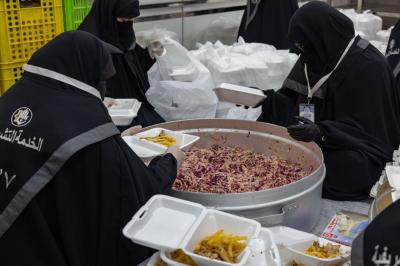 القسم النسوي في مجمع أبي الفضل العباس (عليه السلام) يواصل تقديم خدماته لزائرات الأربعين