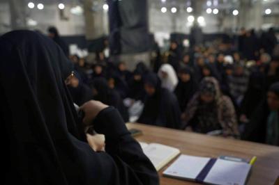 شعبة التوجيه الديني النسوي تباشر تقديم خدماتها التبليغية لزائرات الأربعين