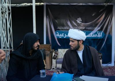 في المثنى.. المجمع العلمي يواصل إقامة مشروع تعليم القراءة الصحيحة على طريق زائري الأربعين