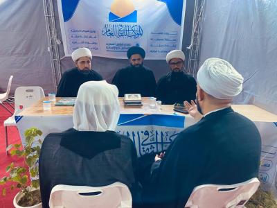 الموكب الثقافي العام يقدم إرشادات معرفية ومسابقات دينية لزائري الأربعين على محور النجف