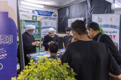 للاستفادة من خدماتها المعرفية.. إقبال لزائري الأربعين على محطات الموكب الثقافي في مجمع العلقمي