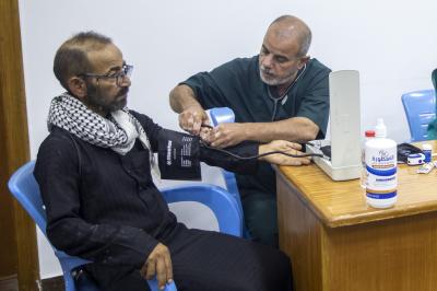بالتعاون مع العتبة العباسية المقدسة.. دائرة صحة كربلاء تقدم خدماتها لزائري الأربعين في مجمع الشيخ الكليني 