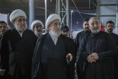 أستاذ الحوزة العلمية الشيخ حسن الجواهري يطلع على الخدمات الثقافية للزائرين في مجمع أبي الفضل العباس (عليه السلام)